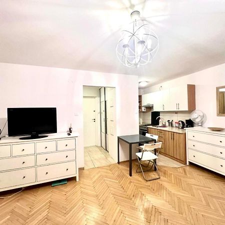 Entire Studio In Centrum Lägenhet Warszawa Exteriör bild