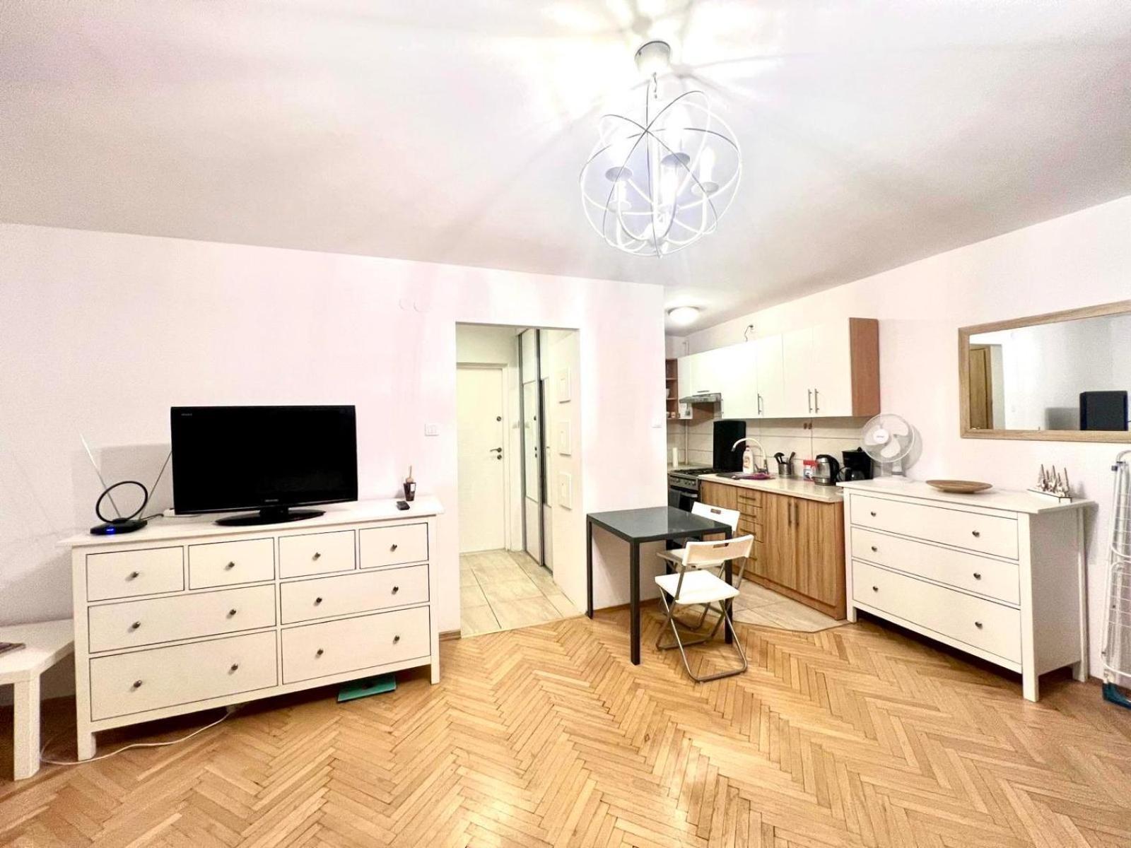 Entire Studio In Centrum Lägenhet Warszawa Exteriör bild